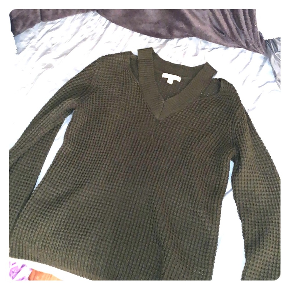 Army green sweater with shoulder slits